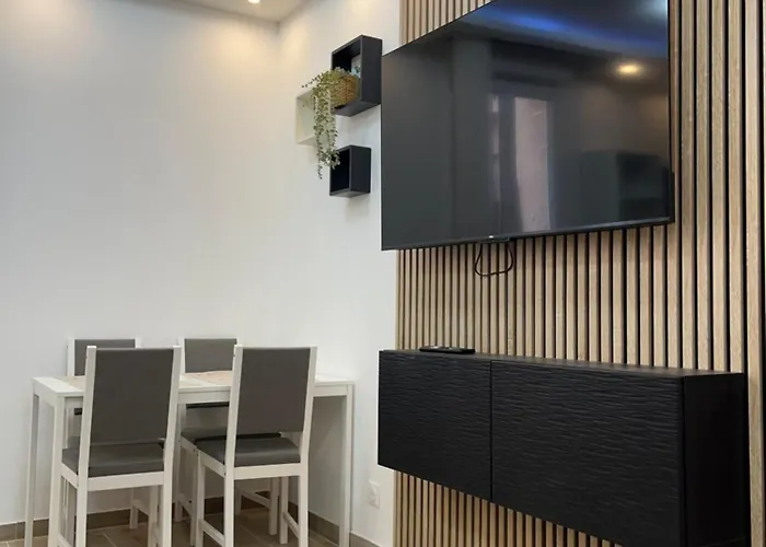 La Cour Secrete * 多维尔