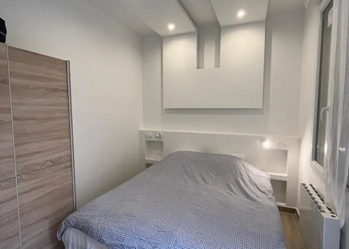 La Cour Secrete 多维尔